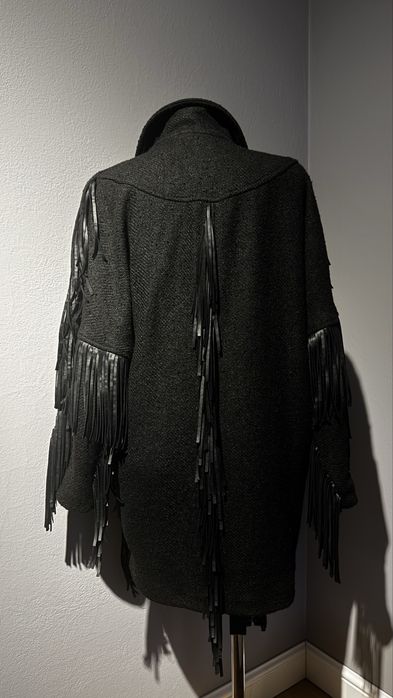 Plaszcz wełniany włoski ze skórzanymi fredzlami inspired balmain