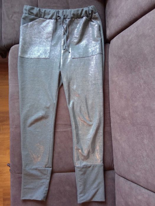 Spodnie dresowe srebrne,szare, glamour, błyszczące r. L/XL,wysoki stan