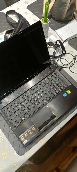 Lenovo 15,6 G580 i3/4GB/1000/DVD-RW/GF7F10M