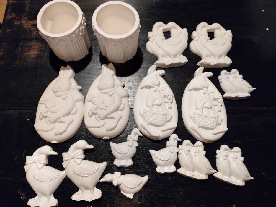 Zestaw 18 gipsowych figurek do malowania