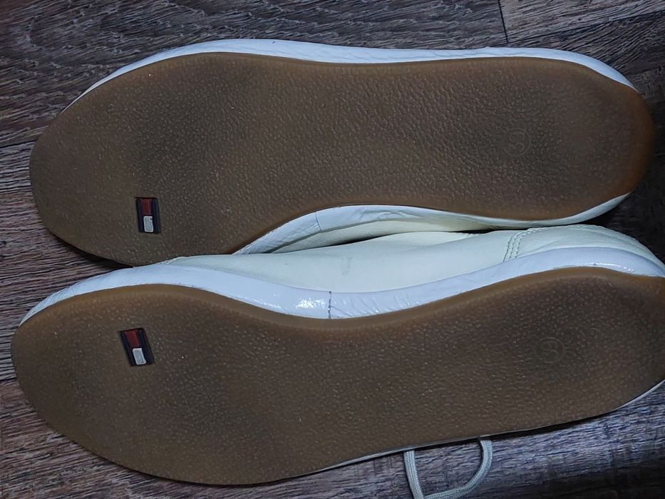 Кожаные кроссовки