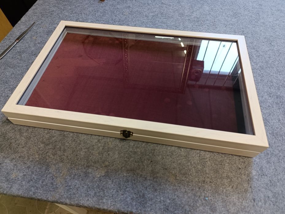 Вітрина Рамка під експонати.