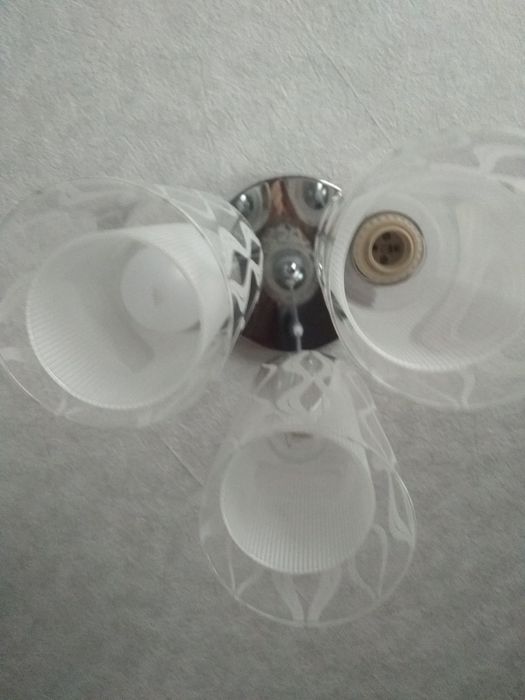 Продам люстри на вибір