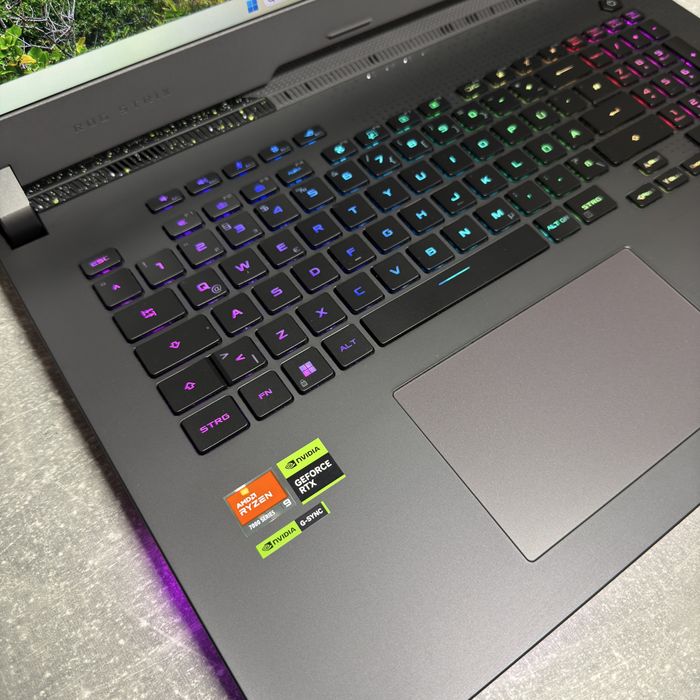 Asus Rog Strix G17 | QHD 240Hz | RTX 4060 | R9 7940HX | 16GB | SSD 1TB