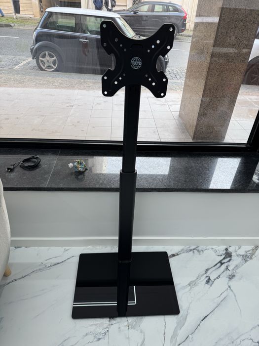 Suporte de chao para TV para escritorio empresa