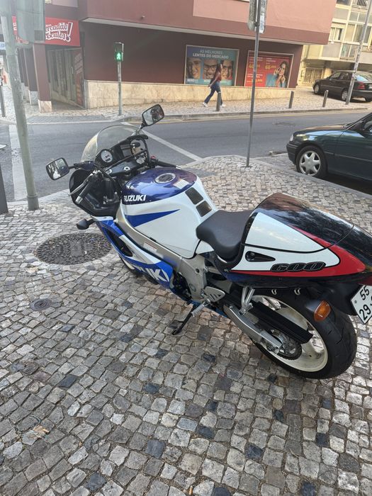 Moto suzuki reviçao feita este mes , com tudo novo 28410 kilomtros
