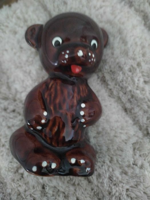 Figurka z ceramiki malowana ręcznie, wys. 10 cm, pamiątka z lat 70.