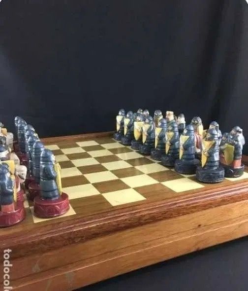 Grande Jogo Xadrez Medieval Caixa Tabuleiro madeira + 32 peças