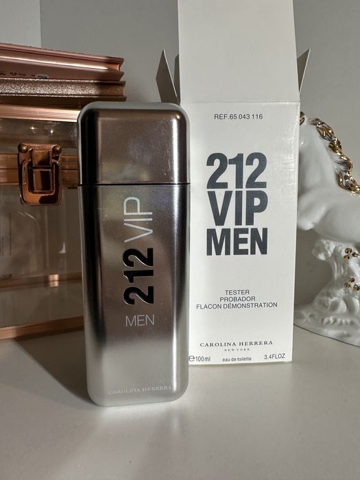 Carolina herrera 212 vip men . 212 віп мен. Туалетна вода