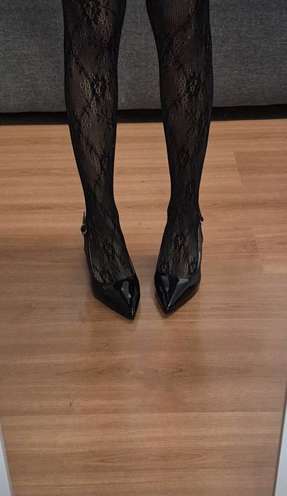 Czarne czółenka bez pięty na słupku z czubkiem w szpic