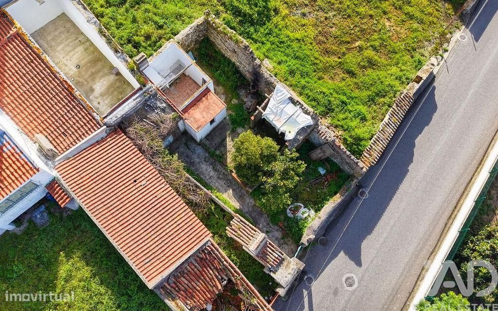 Terreno para construção em Azueira e Sobral da Abelheira de 301,00 m2