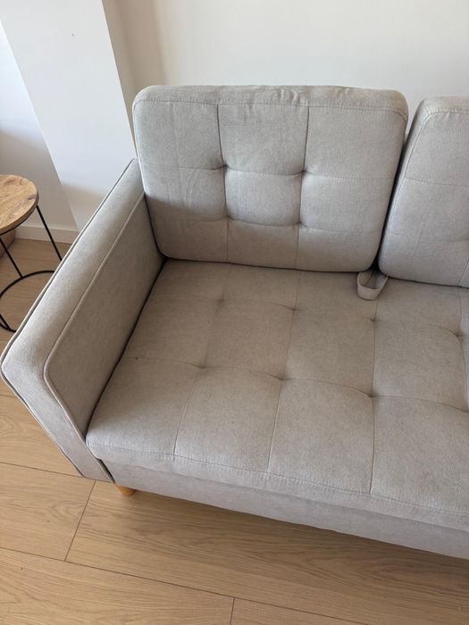 Sofá cinzento claro de 117 cm de largura