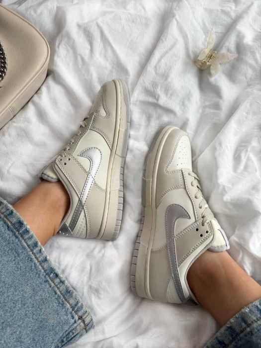 Кросівки Nike SB Dunk Low Beige Grey Silver Swoosh жіночі бежеві з сріблястим Найк Данк шкіряні демісезонні | Женские кроссовки Данки 36 37 38 39 40