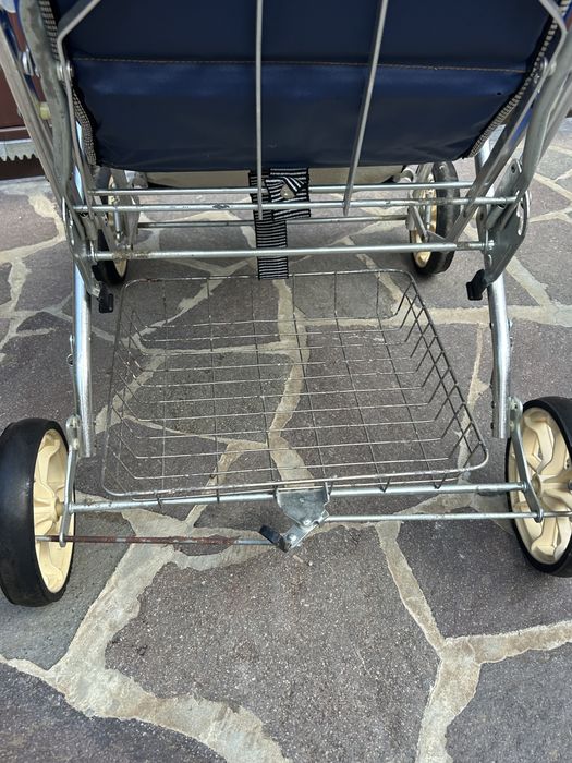 Коляска Мальвіна