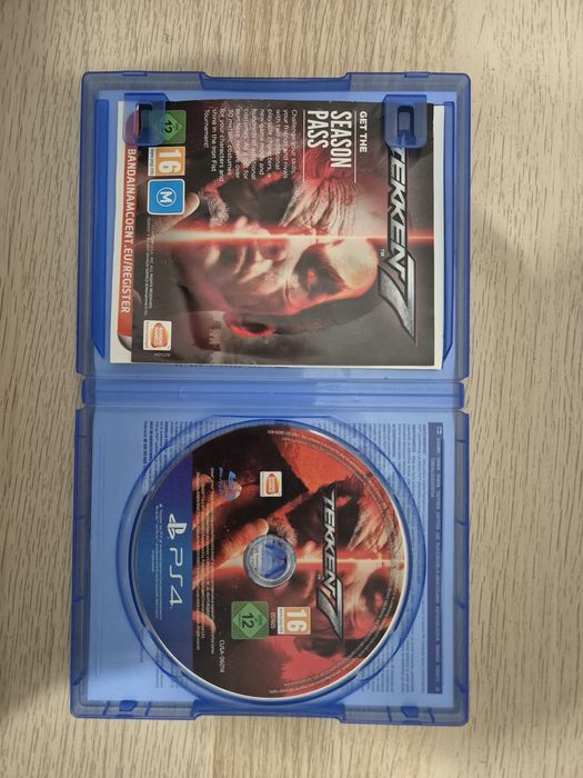 PS4 Pro 1TB + Pad + Stacja Ładująca + Tekken 7