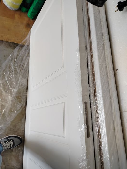 Продам дерев'яні двері