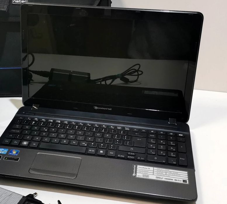 Packard Bell  85TM i3 6gb Ram SSD 300gb