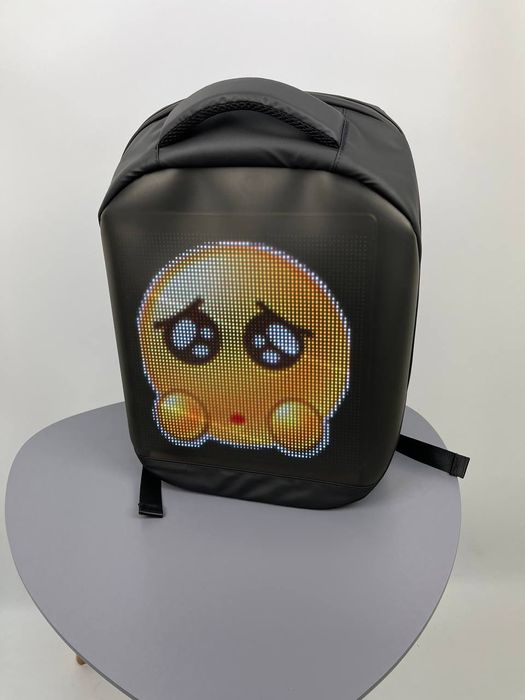 Рюкзак з Led-екраном. Залишився останній