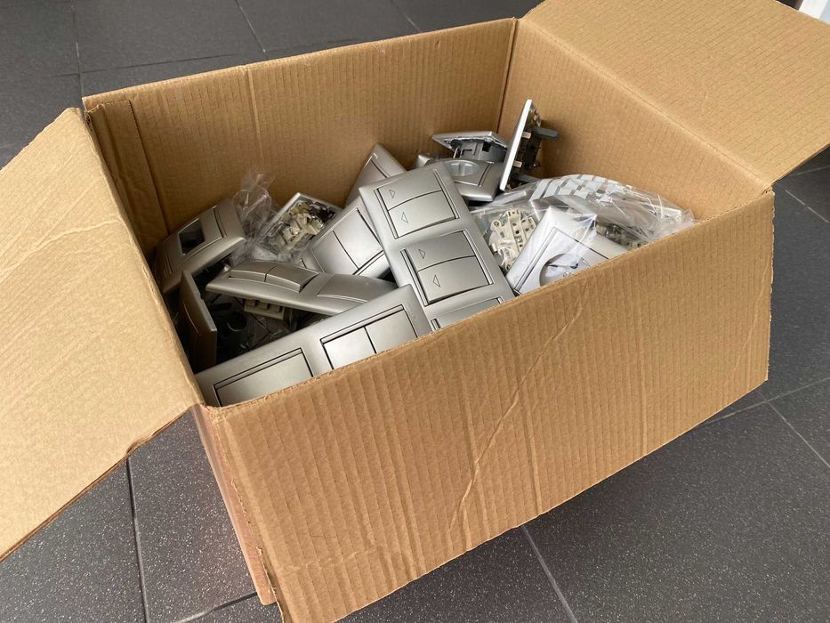 Aparelhagem encastrar Legrand Valena interruptores comutadores estores