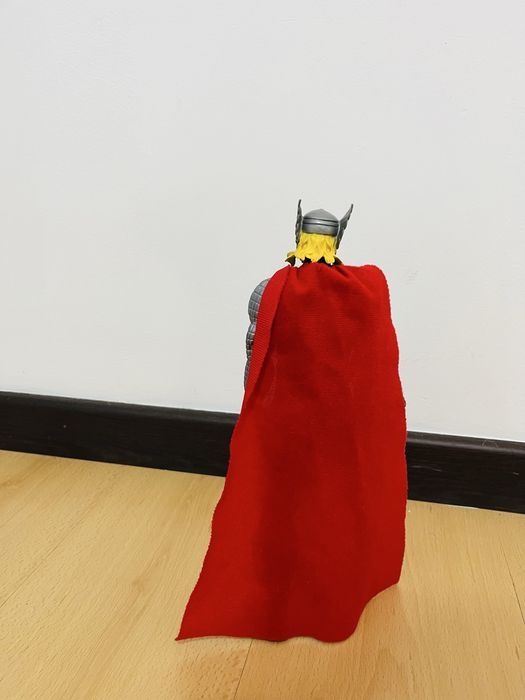 Bonecos Figuras Thor com Martelo