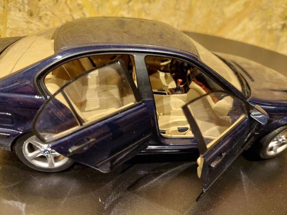 Model 1:18 Bmw seria 3 E46 UT Models