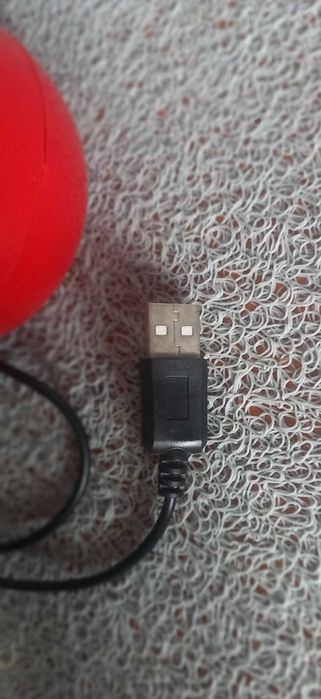 Wiatrak wiatraczek USB pod ładowarkę wentylator stojący