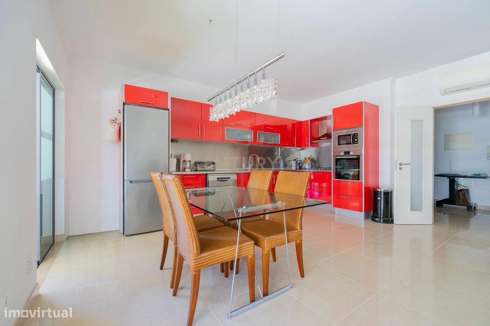 Apartamento T2 junto aos Mercados de Olhão, com elevador, garagem e ar