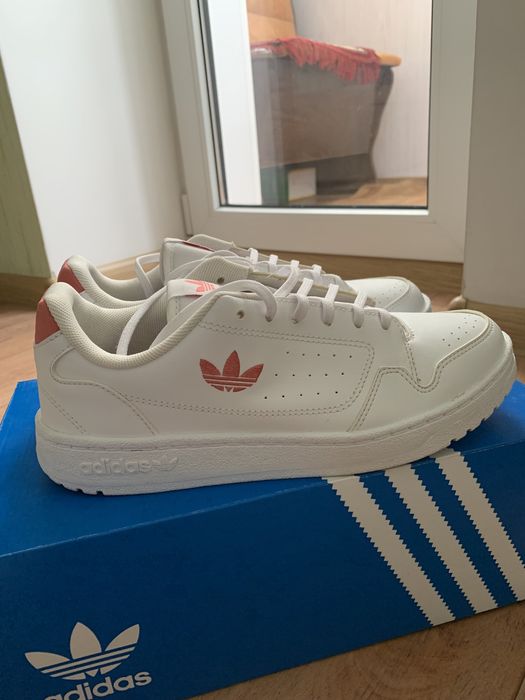 кросівки adidas