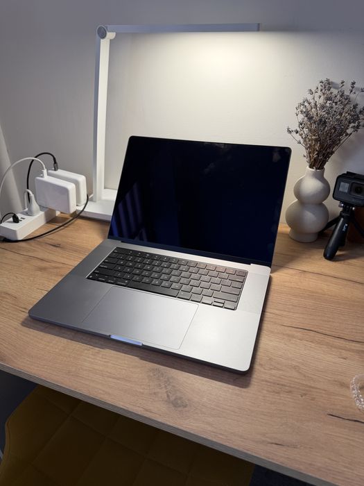 Не працює MacBook Pro 16’ 2021 M1 Pro 32Gb 1Tb  86%