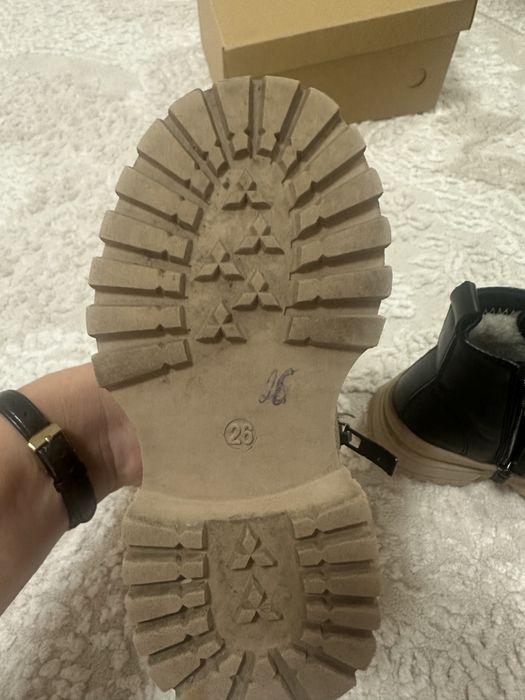 взуття для дівчинки
