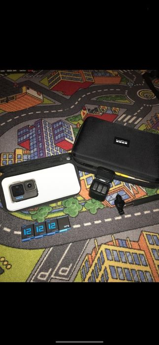 GoPro hero 10 black + stacja ładowania i 3 baterie