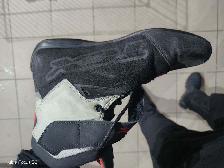 Мото ботінкі курточка