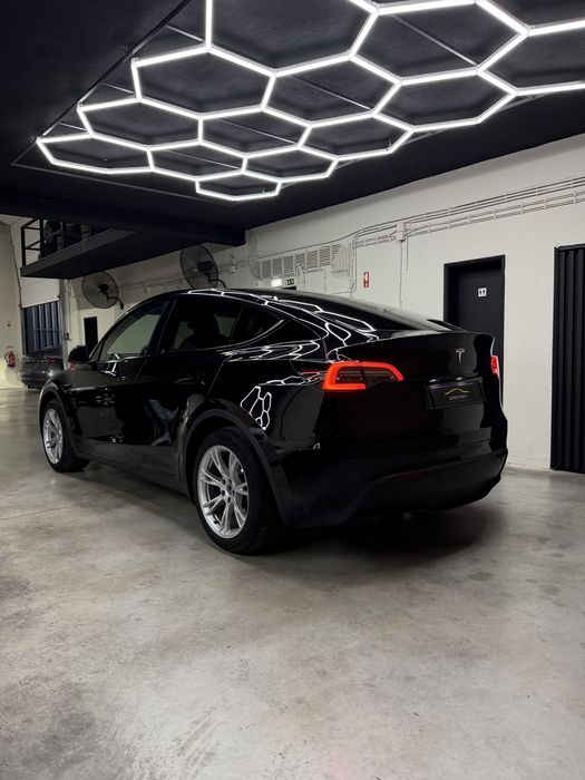 Tesla Model Y SR