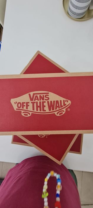 Vans novos em caixa