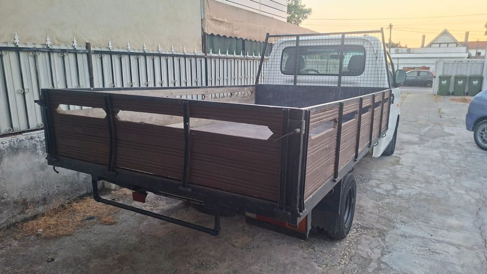 Vendo Automovel Ligeiro  de Mercadorias