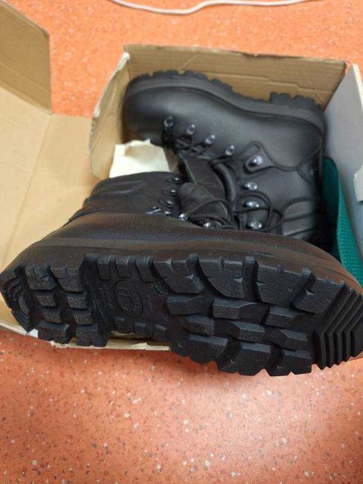 Nowe buty górskie rozmiar 40,5 (26,5)