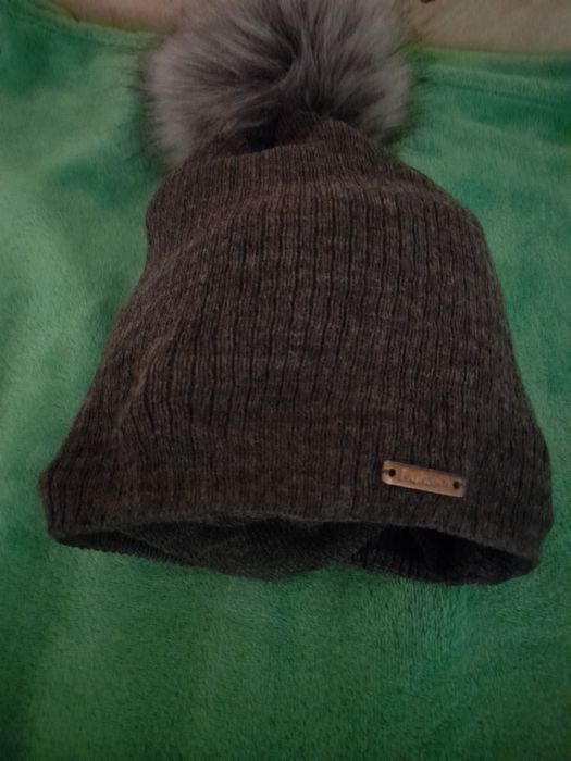 Czapka Damska z Pomponem