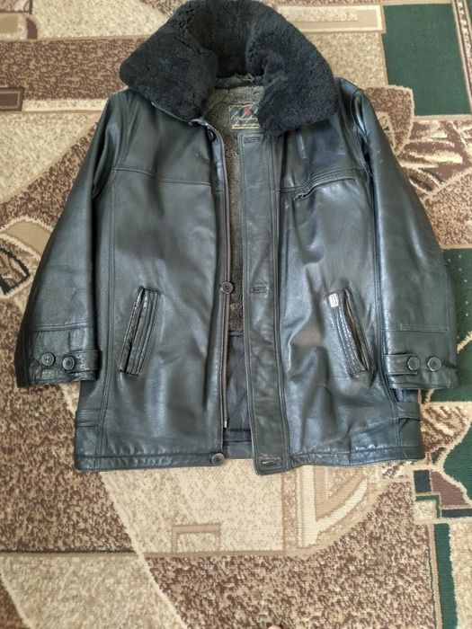 Чоловіча шкиряна куртка