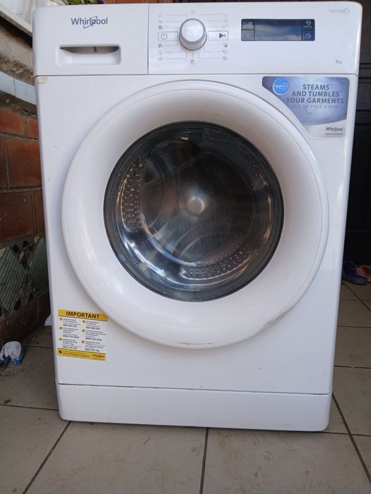 Продам пральні в відмінному стані Whirlpool 
Ціна 5200 грн .
За детальною інформацією звертається за тел.