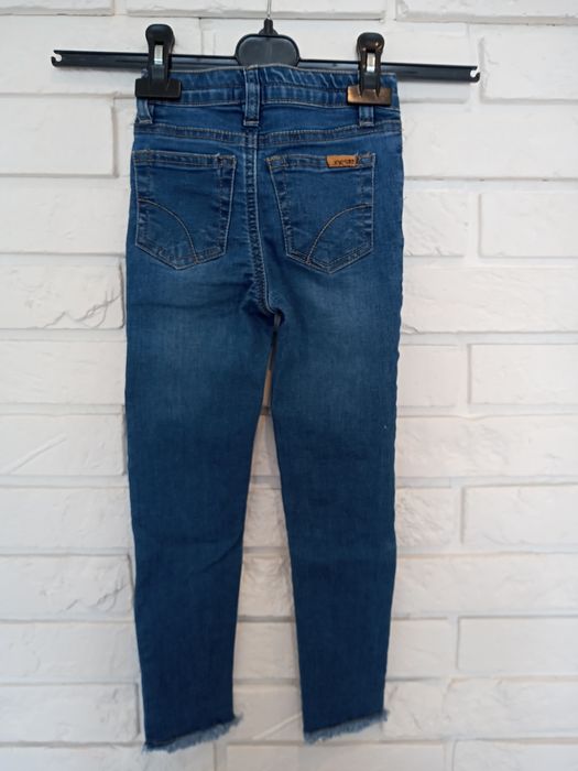 Zestaw ubranek dla dziewczynki, sweter i spodnie jeans, rozm 110-116