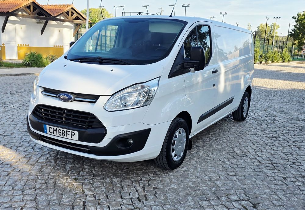 FORD TRANSIT CUSTOM 2.0 TDCi 130CV L2H1 – 2017 – 171.130 KM – IVA DEDUTÍVEL