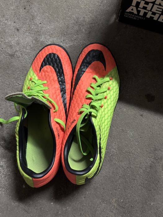 Buty piłkarskie sportowe