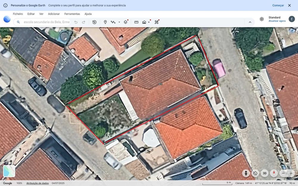 Ermesinde - Moradia de 4 frentes com terreno, em propriedade total com dois andares para restauro/investimento.