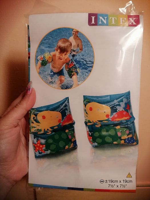 Круги, нарукавники, жилеты, мячи надувные