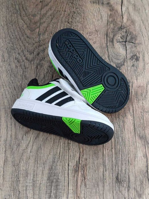 Adidas дитячі кросівки кеди кросовки / Nike хайтопи на хлопчика 22-23р