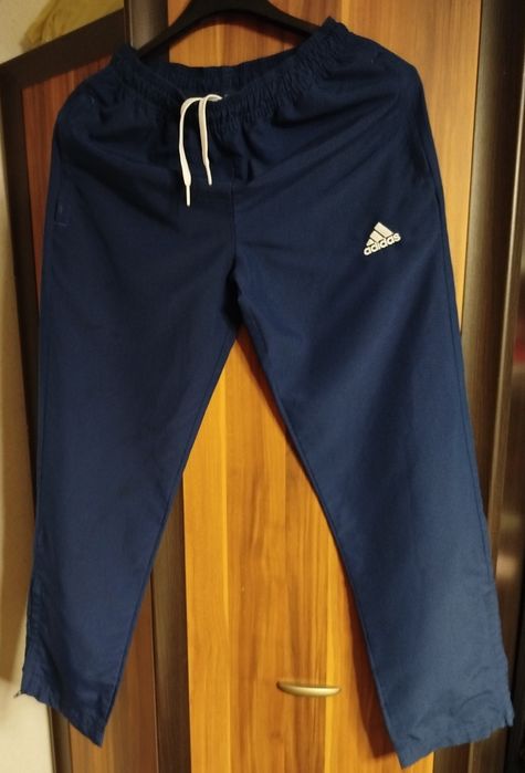 Spodnie dresowe chłopięce Adidas 11/12 stan idealny