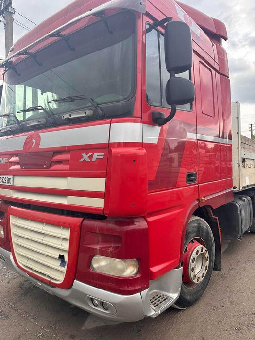 Тягач вантажний DAF XF 105