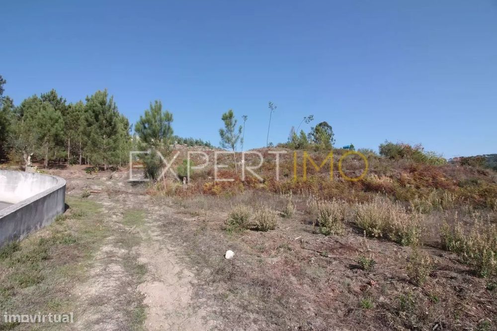 Terreno com índice construtivo em Gondemaria (Ourém)