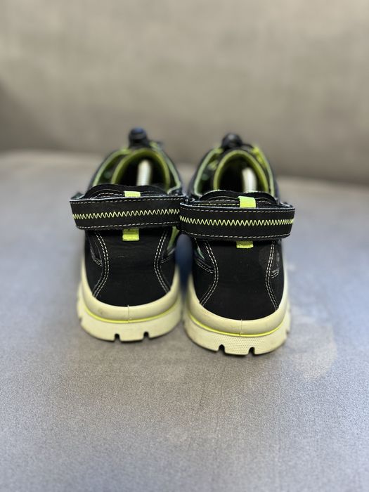 Кросівки сандалі на літо теплу осінь і весну ricosta 41р