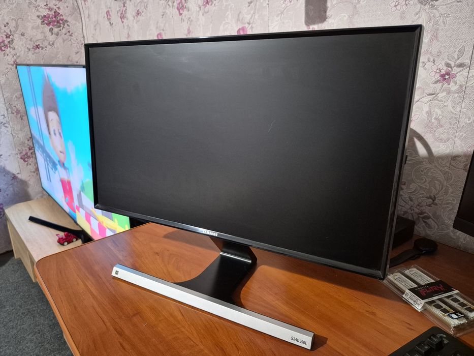 Монітор 24" Samsung S24D590L PLS Full HD, HDMI